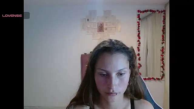 Snapshot of scarlet1609 chatting on June 24, 2026, 9:36 pm scarlet1609 online show from June 24, 2026, 9:36 pm
