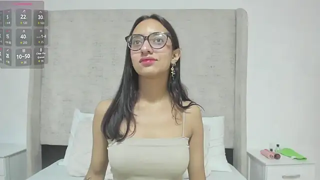 Snapshot of Charlotte_Benette chatting on May 13, 2026, 12:24 pm Charlotte Benette online show from May 13, 2026, 12:24 pm