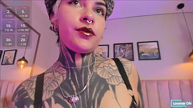 Snapshot of Luana_fiore chatting on May 5, 2026, 12:24 pm Luana fiore online show from May 5, 2026, 12:24 pm