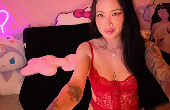 Snapshot of iamivyluv chatting on April 10, 2026, 3:45 am iamivyluv online show from April 10, 2026, 3:45 am