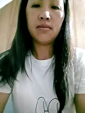 Snapshot of Lisa-aa chatting on April 3, 2026, 9:57 pm Lisa-aa online show from April 3, 2026, 9:57 pm