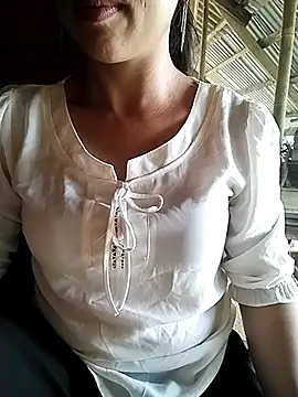 Snapshot of Lisa-aa chatting on April 14, 2026, 5:24 am Lisa-aa online show from April 14, 2026, 5:24 am