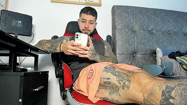 vyxen x online show from April 13, 2026, 8:14 pm