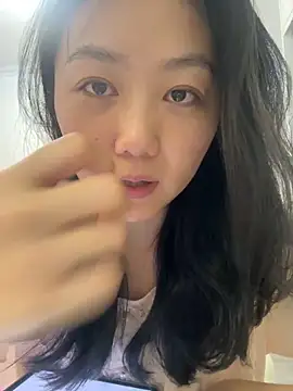 Shanshan 1267 online show from May 12, 2026, 11:40 am