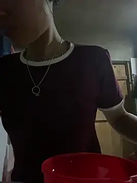 Elisa-a online show from April 7, 2026, 11:04 pm