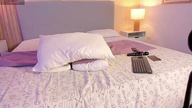 Snapshot of Moon_of_Hades chatting on April 11, 2026, 7:45 am Moon of Hades online show from April 11, 2026, 7:45 am