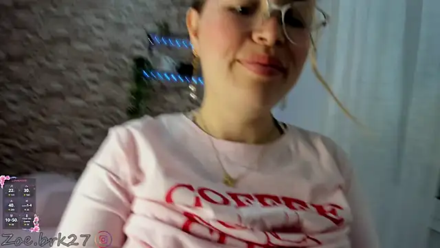 Snapshot of Zoe_brk chatting on June 18, 2026, 9:14 am Zoe brk online show from June 18, 2026, 9:14 am