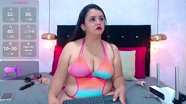 KeiraBrook online show from April 6, 2026, 6:20 pm