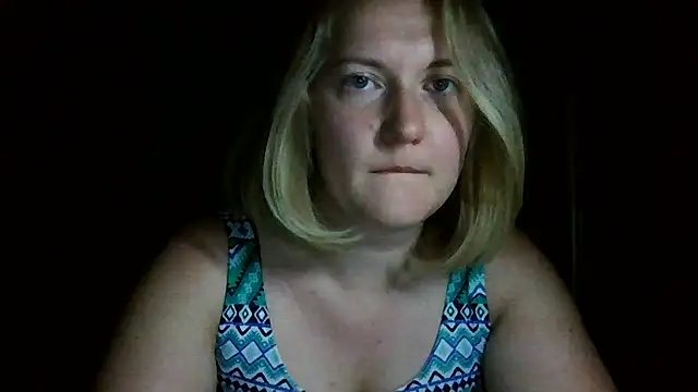 Snapshot of TinaKittyX chatting on June 24, 2026, 9:03 pm TinaKittyX online show from June 24, 2026, 9:03 pm