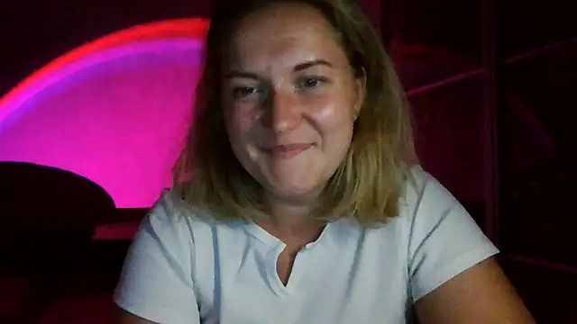 Snapshot of TinaKittyX chatting on July 29, 2026, 7:56 pm TinaKittyX online show from July 29, 2026, 7:56 pm