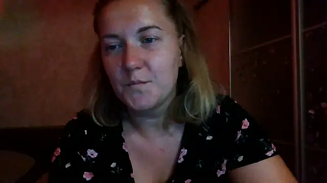 Snapshot of TinaKittyX chatting on August 8, 2026, 7:27 pm TinaKittyX online show from August 8, 2026, 7:27 pm