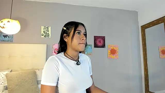 Snapshot of Melaniaa_Roussee chatting on July 6, 2026, 7:27 pm Melaniaa Roussee online show from July 6, 2026, 7:27 pm