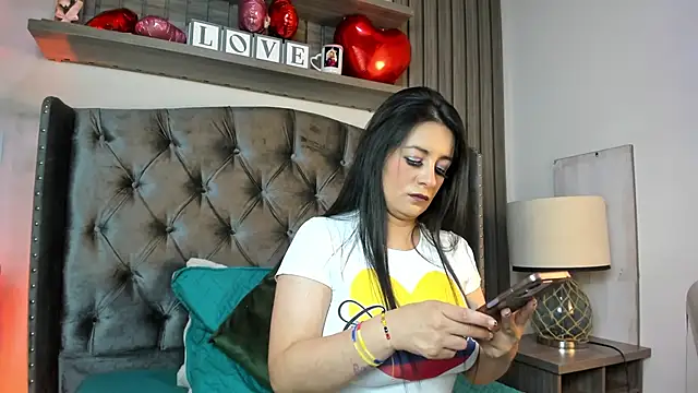 Mirandha QM online show from June 11, 2026, 10:19 pm