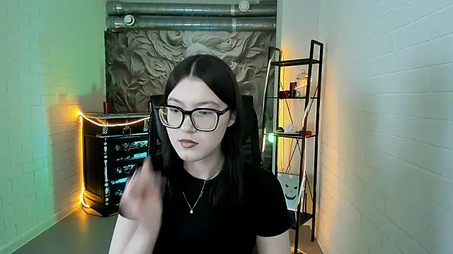 JennyGibson online show from April 7, 2026, 5:19 am