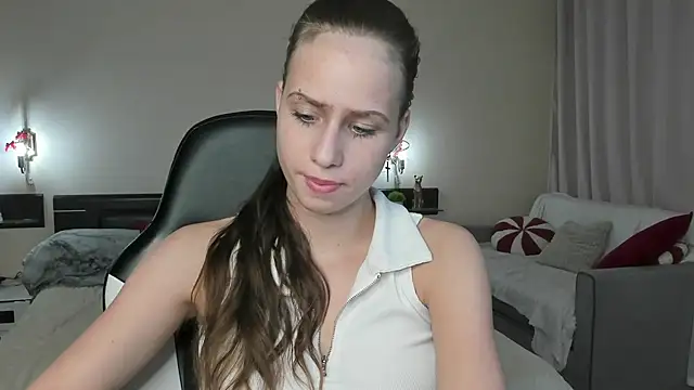 LoveBettie online show from July 7, 2026, 3:27 pm