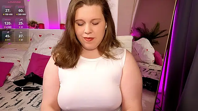 Snapshot of Karolisse chatting on April 7, 2026, 6:03 am Karolisse online show from April 7, 2026, 6:03 am