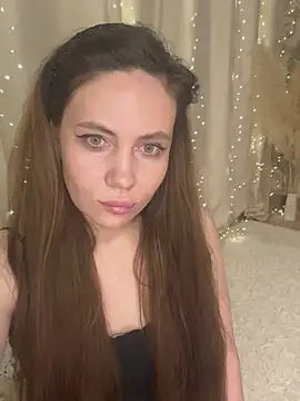 Snapshot of milanique chatting on April 15, 2026, 12:12 pm milanique online show from April 15, 2026, 12:12 pm