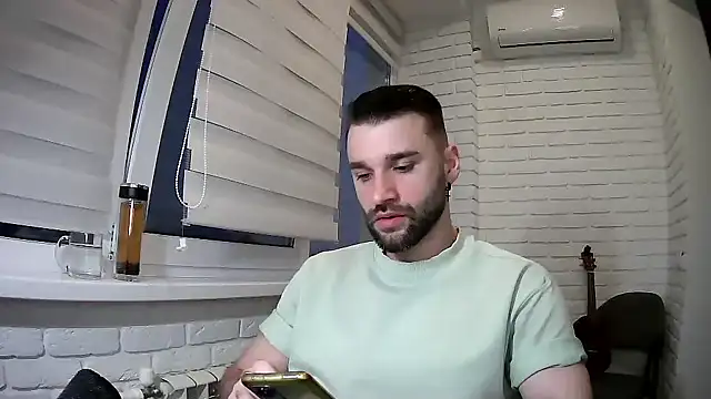 Snapshot of DaddySlava chatting on April 4, 2026, 4:59 pm DaddySlava online show from April 4, 2026, 4:59 pm