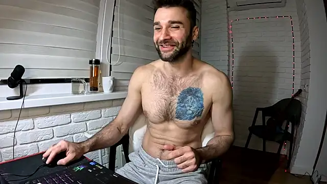 Snapshot of DaddySlava chatting on April 16, 2026, 9:39 pm DaddySlava online show from April 16, 2026, 9:39 pm