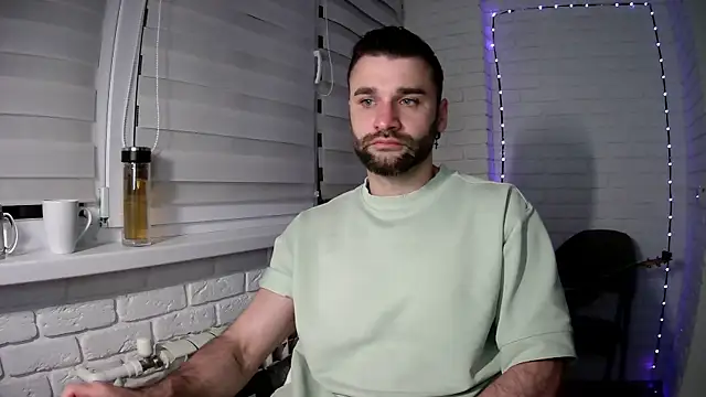 Snapshot of DaddySlava chatting on April 20, 2026, 6:20 pm DaddySlava online show from April 20, 2026, 6:20 pm