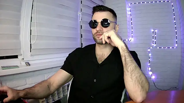 Snapshot of DaddySlava chatting on April 24, 2026, 6:21 pm DaddySlava online show from April 24, 2026, 6:21 pm