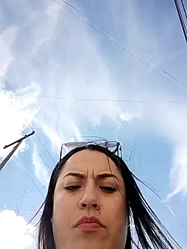 Lesli 26 online show from April 2, 2026, 9:01 pm