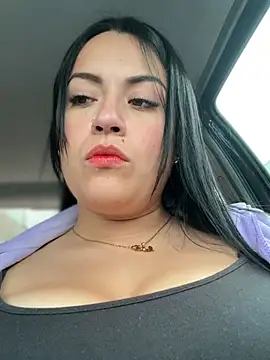 Lesli 26 online show from April 14, 2026, 1:39 pm