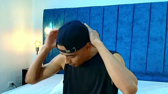 Snapshot of Pablo_Cruzz chatting on April 7, 2026, 7:36 pm Pablo Cruzz online show from April 7, 2026, 7:36 pm