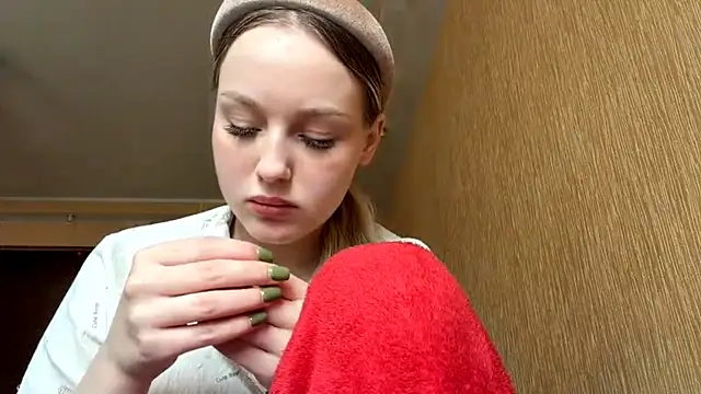 ElvieTribou online show from April 7, 2026, 8:15 am