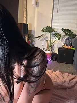 Snapshot of alexisbae888 chatting on April 14, 2026, 4:18 am alexisbae888 online show from April 14, 2026, 4:18 am