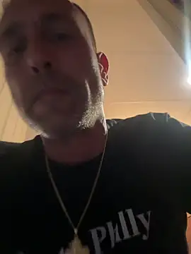 Snapshot of hitman13sal chatting on June 17, 2026, 11:49 pm hitman13sal online show from June 17, 2026, 11:49 pm