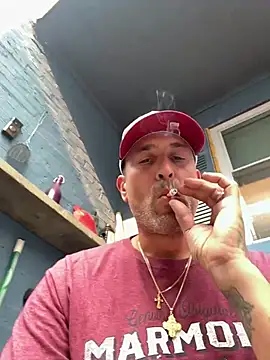 Snapshot of hitman13sal chatting on July 14, 2026, 9:09 pm hitman13sal online show from July 14, 2026, 9:09 pm