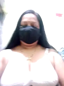 PINKI 024 online show from May 8, 2026, 5:57 am