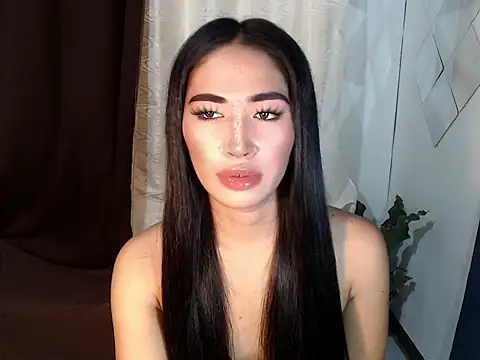 Snapshot of urasiankylie chatting on May 19, 2026, 2:01 pm urasiankylie online show from May 19, 2026, 2:01 pm