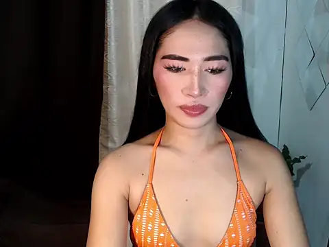 Snapshot of urasiankylie chatting on May 20, 2026, 2:23 pm urasiankylie online show from May 20, 2026, 2:23 pm