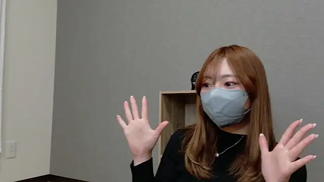 YUA 0425 online show from April 25, 2026, 10:18 am