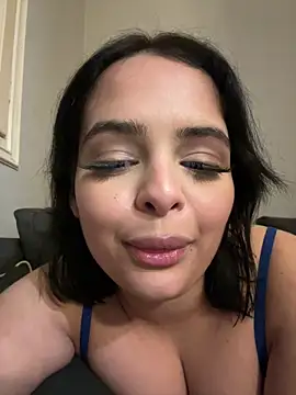 MiaKittyx0 online show from April 23, 2026, 1:51 am