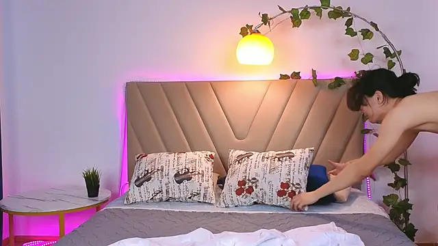 FormOverFear online show from July 11, 2026, 3:42 am