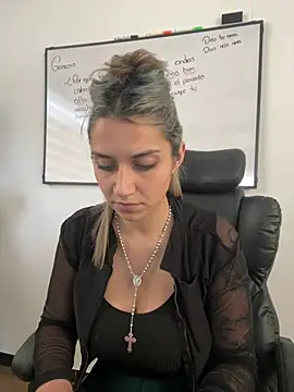 Isabella varella- online show from July 20, 2026, 1:57 pm