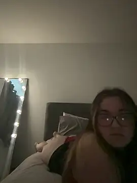 Filthy-Ella69 online show from April 5, 2026, 5:32 pm