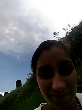 vegonicarouge online show from April 14, 2026, 8:15 pm