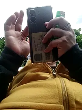 vegonicarouge online show from April 15, 2026, 7:58 pm