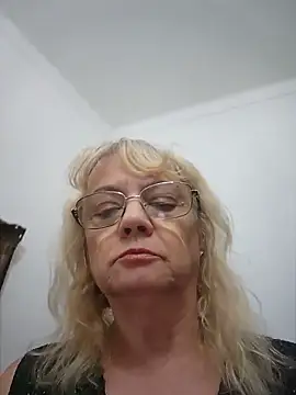 Snapshot of MatureElegantWidow chatting on June 3, 2026, 9:53 pm MatureElegantWidow online show from June 3, 2026, 9:53 pm