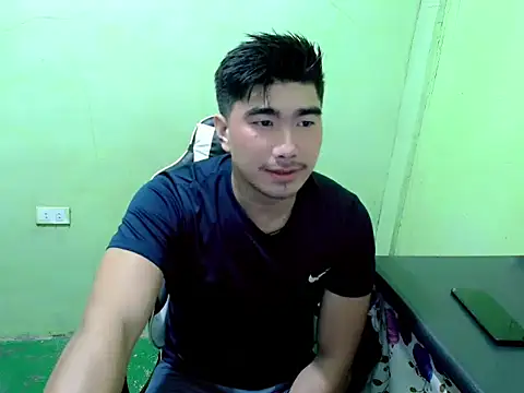 Snapshot of Hunkfireman chatting on July 8, 2026, 11:20 pm Hunkfireman online show from July 8, 2026, 11:20 pm