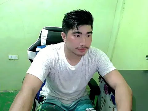 Snapshot of Hunkfireman chatting on July 19, 2026, 6:28 am Hunkfireman online show from July 19, 2026, 6:28 am