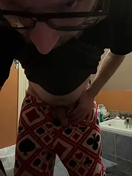 mobydick77 online show from April 3, 2026, 5:38 am