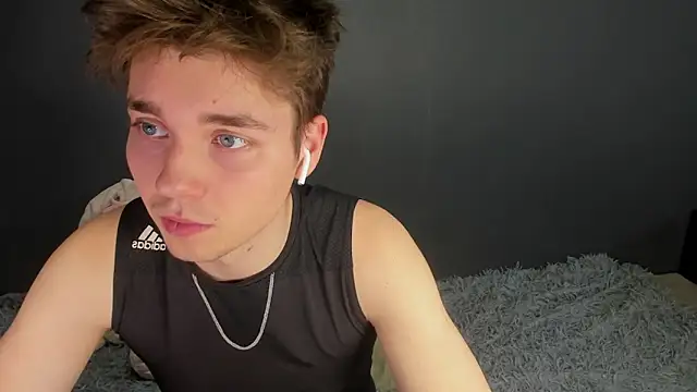 zeriax online show from April 6, 2026, 1:36 am