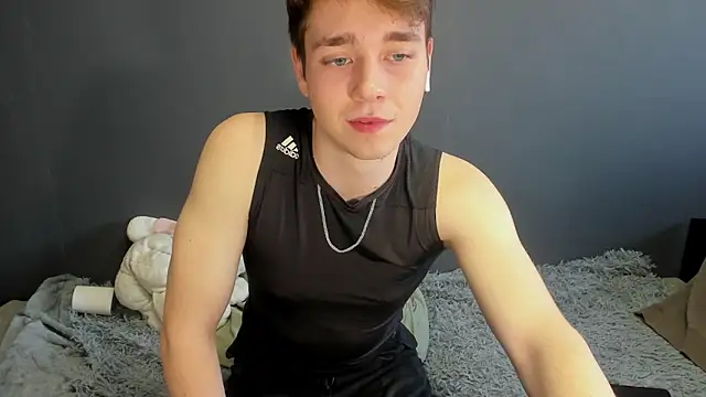 zeriax online show from April 8, 2026, 1:49 am