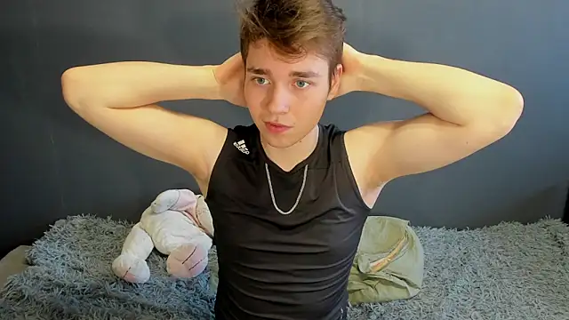 zeriax online show from April 14, 2026, 1:55 am