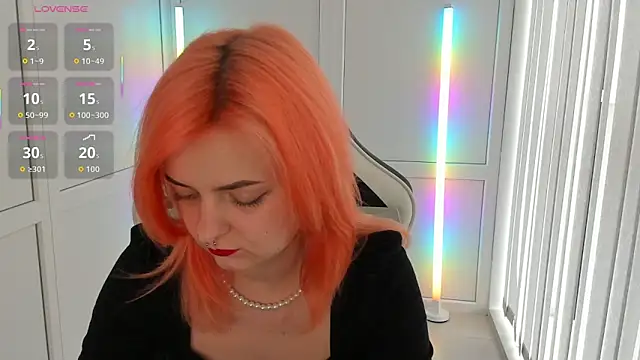 NightLeaf online show from April 10, 2026, 1:16 pm